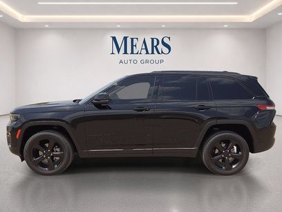 Used 2023 Jeep Grand Cherokee Limited w/ Black Appearance Package