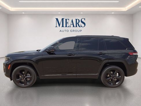 Used 2023 Jeep Grand Cherokee Limited w/ Black Appearance Package RWD image 2