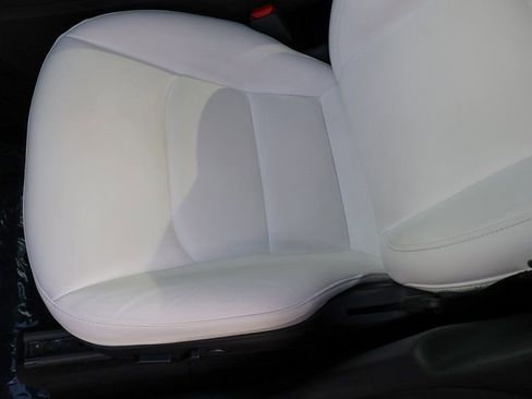 Used 2023 Tesla Model Y Long Range image 31