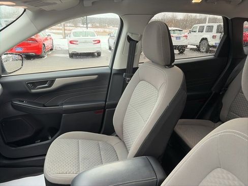 Used 2022 Ford Escape SE w/ SE Sport Appearance Package image 27