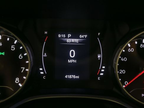 Used 2020 Jeep Compass Latitude w/ Cold Weather Group AWD/4WD image 39