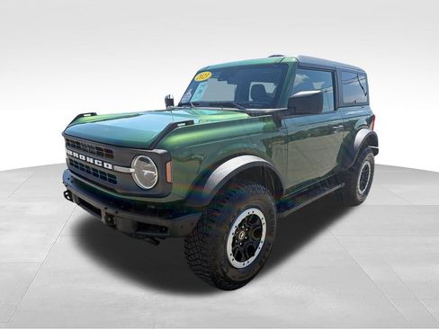 Used 2025 Ford Bronco Badlands AWD/4WD image 3