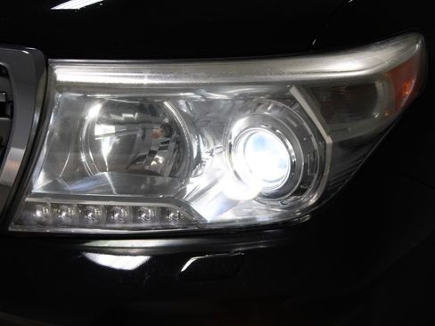 Used 2013 Toyota Land Cruiser AWD/4WD image 56