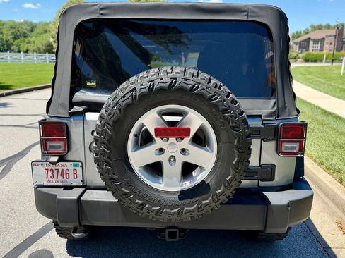 Used 2014 Jeep Wrangler Unlimited Sport w/ Quick Order Package 23S AWD/4WD image 6