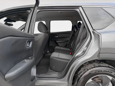 Used 2024 Nissan Rogue SV image 13