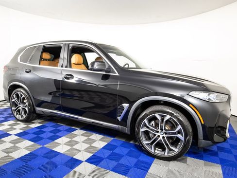Used 2024 BMW X5 sDrive40i w/ Premium Package RWD image 3