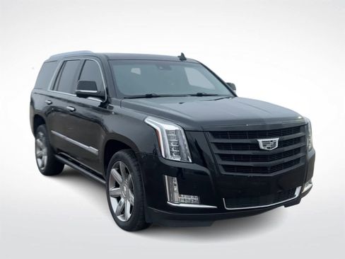 Used 2016 Cadillac Escalade Premium image 3