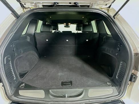 Used 2018 Jeep Grand Cherokee Limited image 26