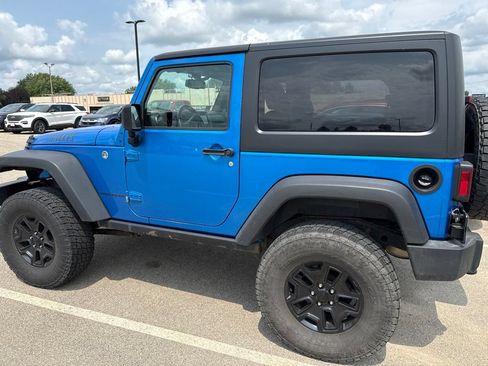 Used 2016 Jeep Wrangler Sport AWD/4WD image 4