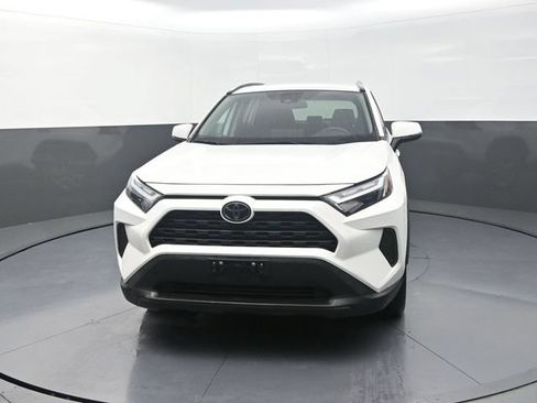 Used 2024 Toyota RAV4 XLE FWD image 2