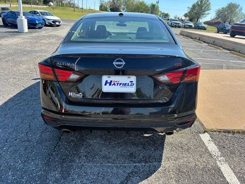 Used 2024 Nissan Altima 2.5 SR FWD image 7