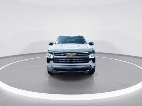 Used 2023 Chevrolet Silverado 1500 LTZ AWD/4WD image 3