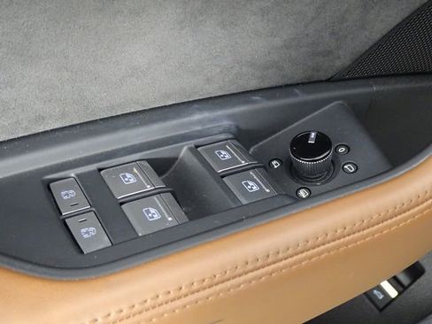 Used 2019 Audi e-tron Prestige w/ Prestige Package image 20
