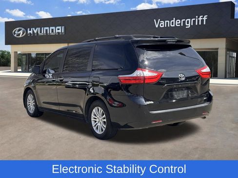 Used 2015 Toyota Sienna XLE image 8