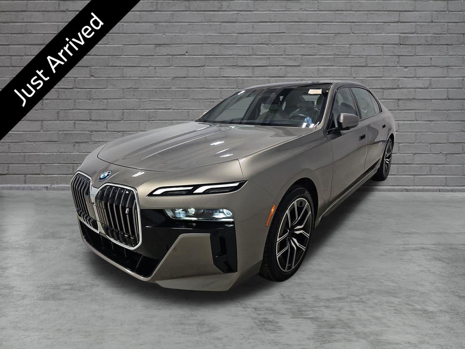 Used 2023 BMW i7 xDrive60 AWD/4WD image 1