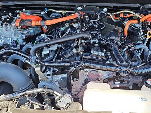 Used 2025 Toyota Tacoma TRD Sport w/ TRD Sport Premium Package AWD/4WD image 29