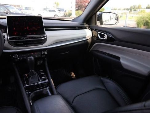 Used 2025 Jeep Compass Limited AWD/4WD image 24