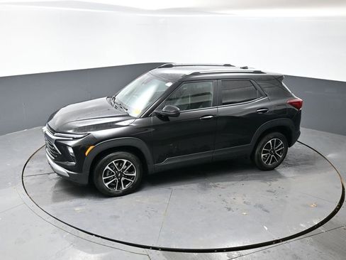 Used 2025 Chevrolet TrailBlazer LT w/ Driver Confidence Package image 43