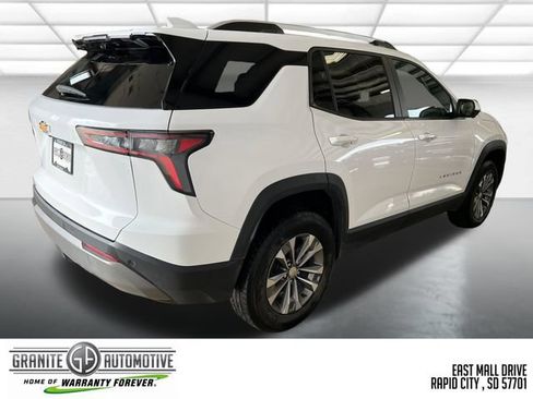 Used 2025 Chevrolet Equinox LT w/ Convenience Package II FWD image 6