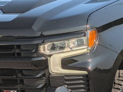 Used 2022 Chevrolet Silverado 1500 LT Trail Boss w/ Convenience Package II AWD/4WD image 9