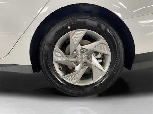 Used 2025 Hyundai Sonata SE image 10