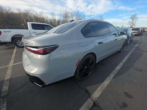 Used 2024 BMW i7 xDrive60 image 2