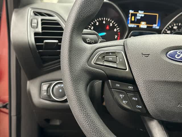 Used 2017 Ford Escape SE w/ Equipment Group 201A FWD image 17