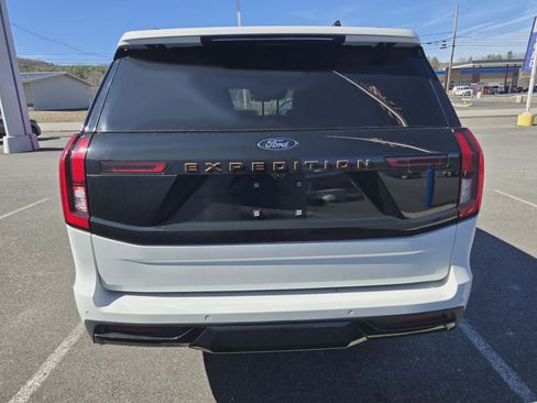 Used 2025 Ford Expedition Tremor AWD/4WD image 4