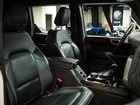 Used 2025 Ford Bronco Outer Banks image 14