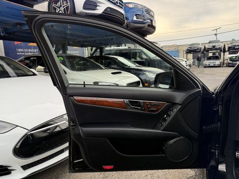 Used 2011 Mercedes-Benz C 300 4MATIC Sedan image 10