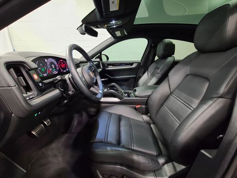 New 2025 Porsche Cayenne S AWD/4WD image 15