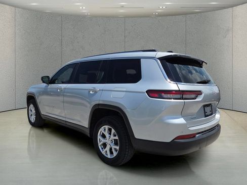 Used 2023 Jeep Grand Cherokee L Limited AWD/4WD image 6