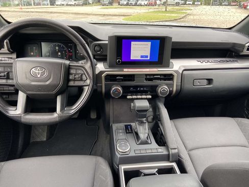 Used 2025 Toyota Tacoma SR5 RWD image 10