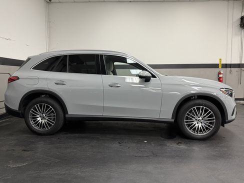 Certified 2025 Mercedes-Benz GLC 300 image 5