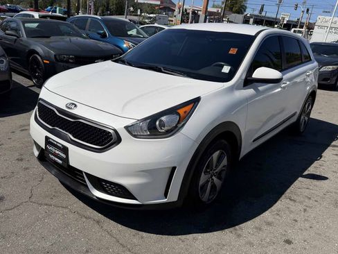 Used 2019 Kia Niro FE FWD image 3