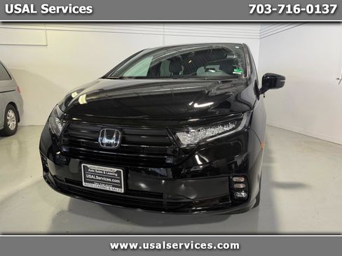 Used 2023 Honda Odyssey Sport image 1
