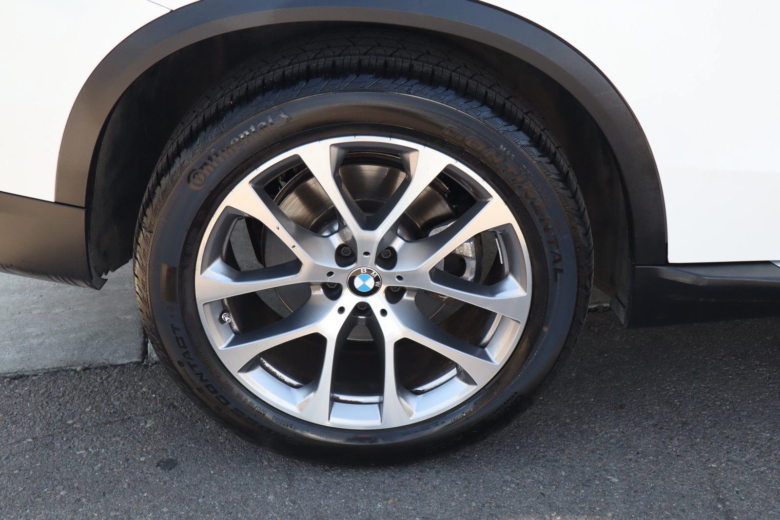 Used 2026 BMW X5 xDrive40i AWD/4WD image 11