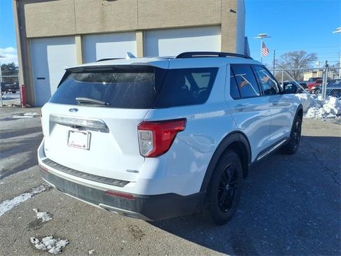 Used 2020 Ford Explorer XLT w/ Equipment Group 202A image 5