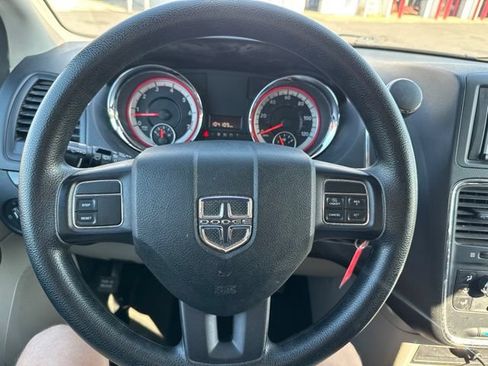 Used 2016 Dodge Grand Caravan SE w/ Quick Order Package 29E SE FWD image 16