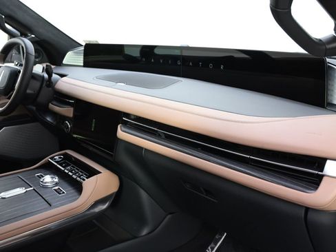 New 2026 Lincoln Navigator Black Label AWD/4WD image 15