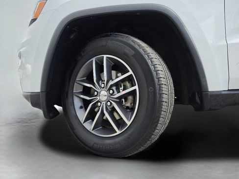 Used 2018 Jeep Grand Cherokee Limited AWD/4WD image 41