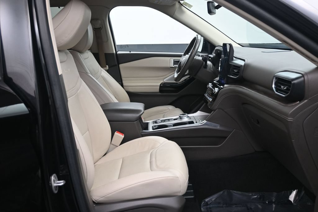 Used 2023 Ford Explorer Platinum w/ Technology Package AWD/4WD image 11