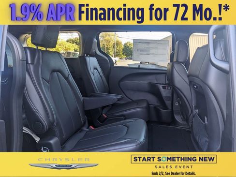 New 2026 Chrysler Pacifica Select image 19