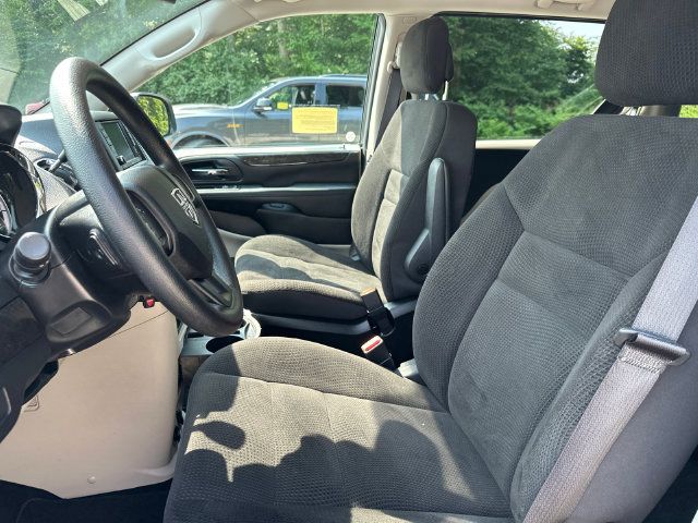 Used 2018 Dodge Grand Caravan SE w/ UConnect Hands-Free Group FWD image 36