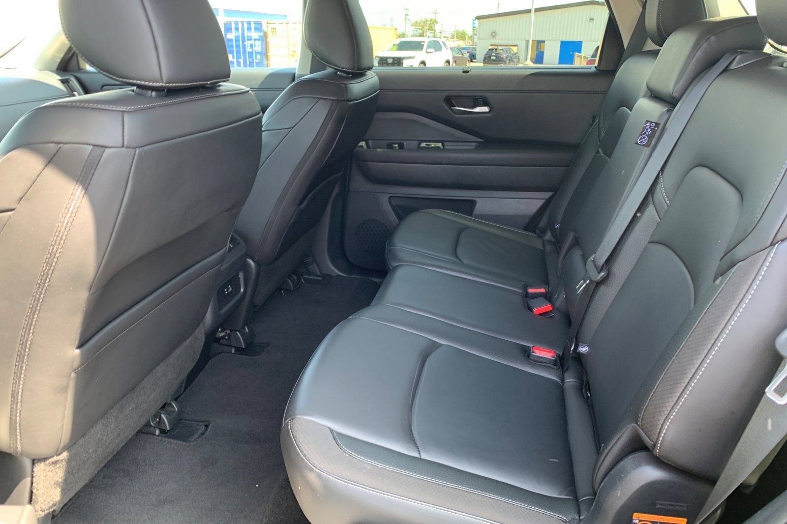 Used 2025 Nissan Pathfinder SL AWD/4WD image 15