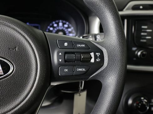 Used 2017 Kia Sorento LX image 33