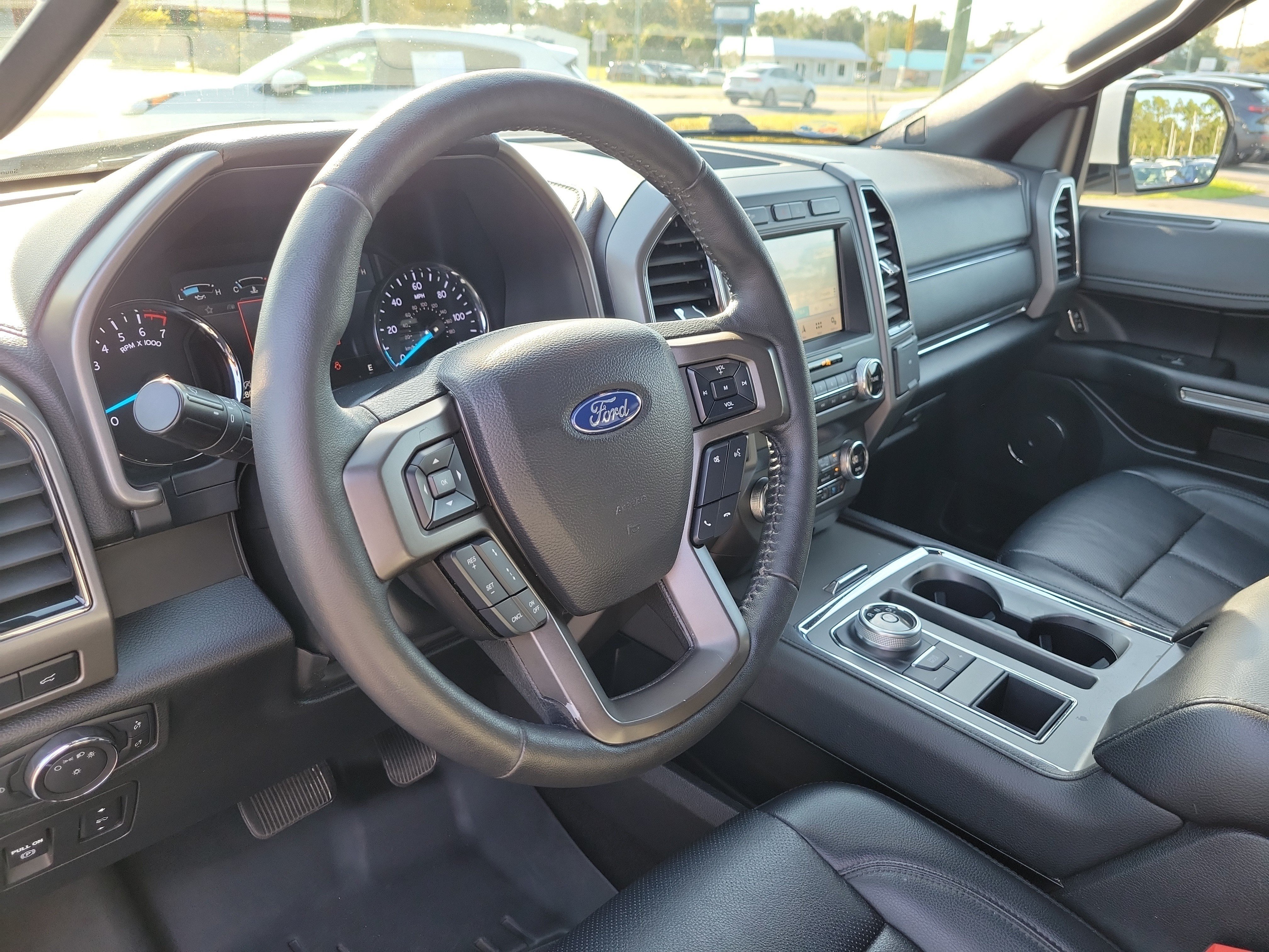 Used 2019 Ford Expedition XLT w/ Equipment Group 202A RWD image 23