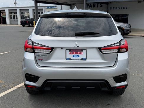 Used 2025 Mitsubishi Outlander Sport ES AWD/4WD image 4