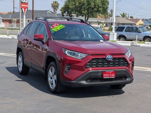 Used 2021 Toyota RAV4 XLE Premium AWD/4WD image 3