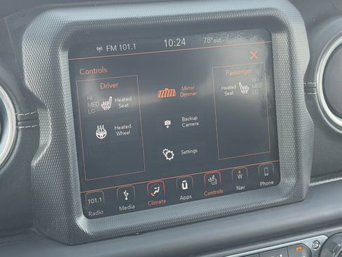 Used 2018 Jeep Wrangler Unlimited Sahara AWD/4WD image 30